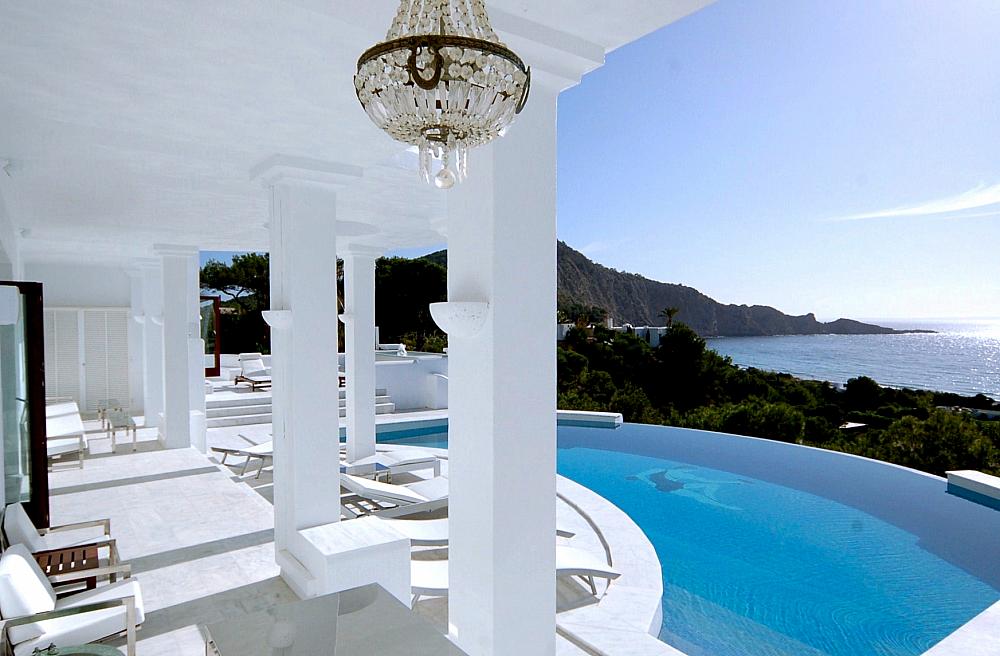 Top 10 villas in the world