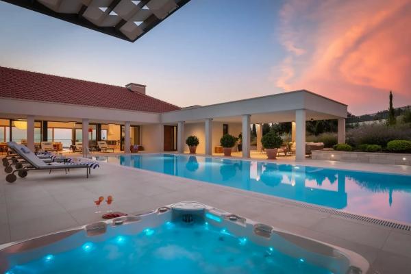 Villa Hilltop Escape