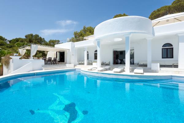 Cala Jondal Exclusive