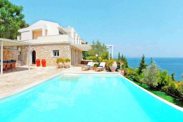 Prinias Villas