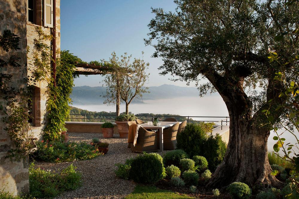 Villa Bell'Aria - Terrace Villa Bell'Aria - Castello di Reschio and Villas Tuscany