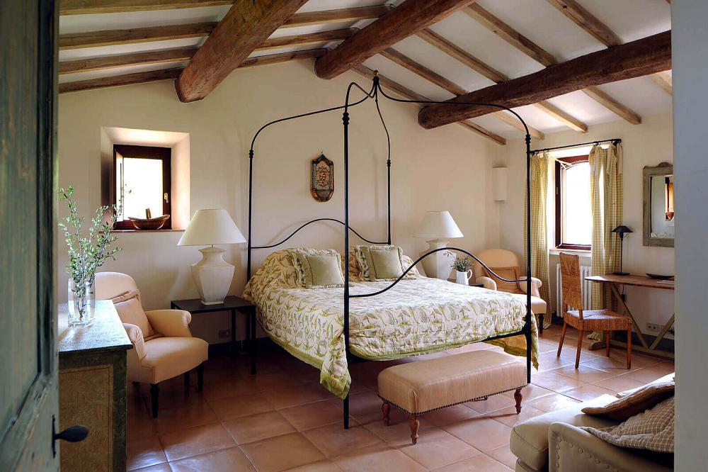 Col delle Noci - Guest Bedroom Col delle Noci - Castello di Reschio and Villas Tuscany
