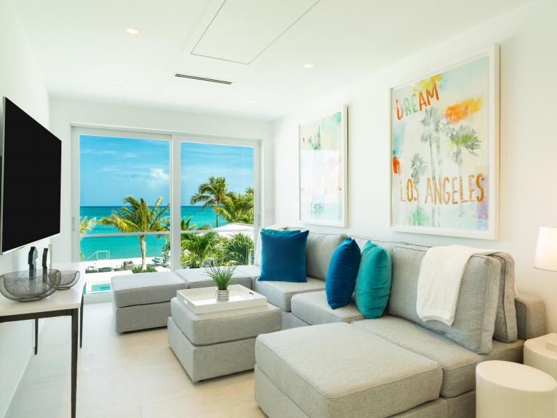 Milestone , Grace Bay , Providenciales 