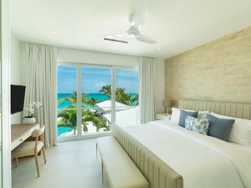 Milestone , Grace Bay , Providenciales 