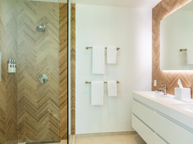 Milestone , Grace Bay , Providenciales 