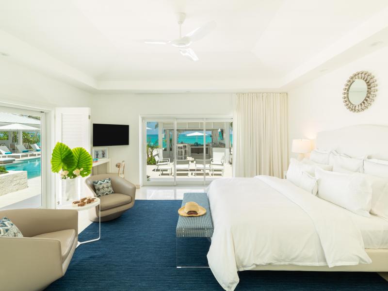 Milestone , Grace Bay , Providenciales 