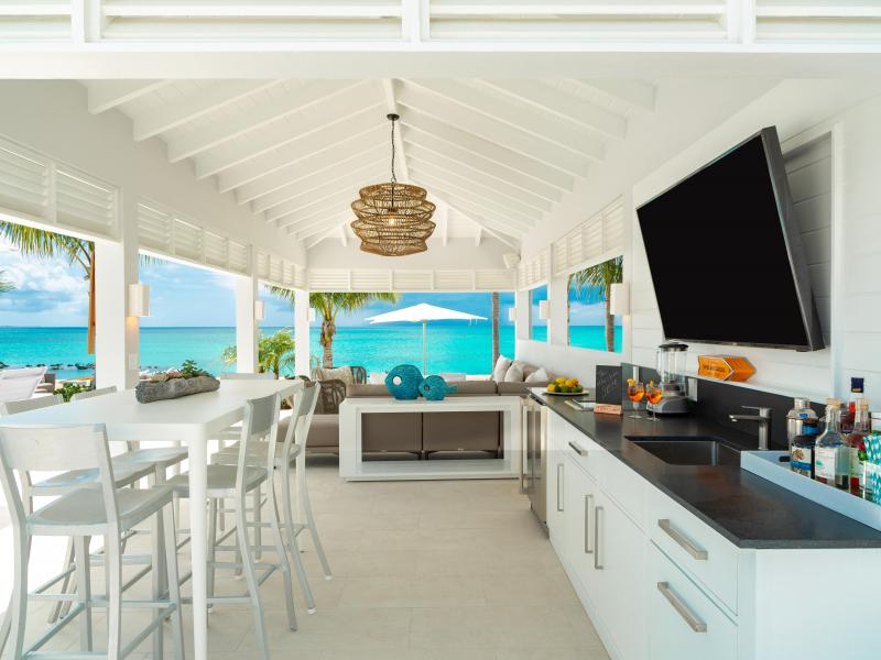 Milestone , Grace Bay , Providenciales 