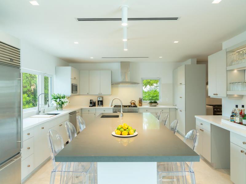 Milestone , Grace Bay , Providenciales 