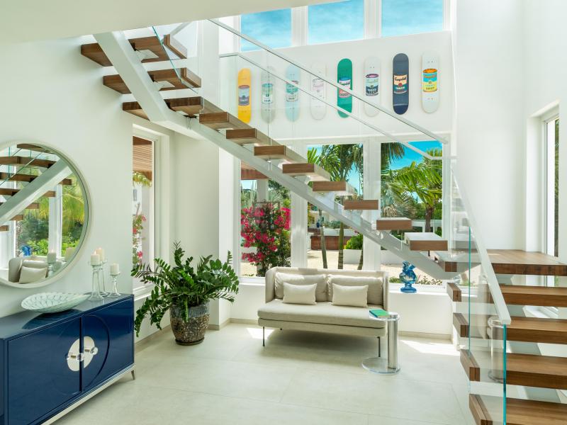 Milestone , Grace Bay , Providenciales 