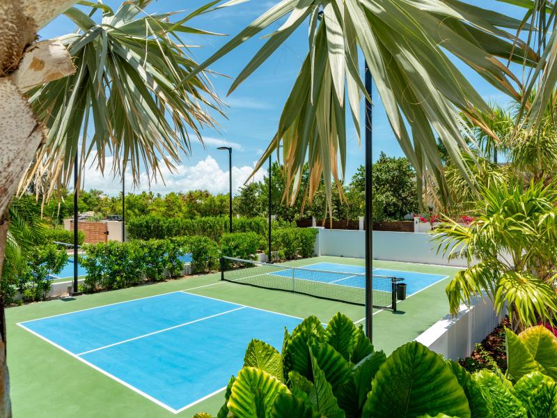 Milestone , Grace Bay , Providenciales 