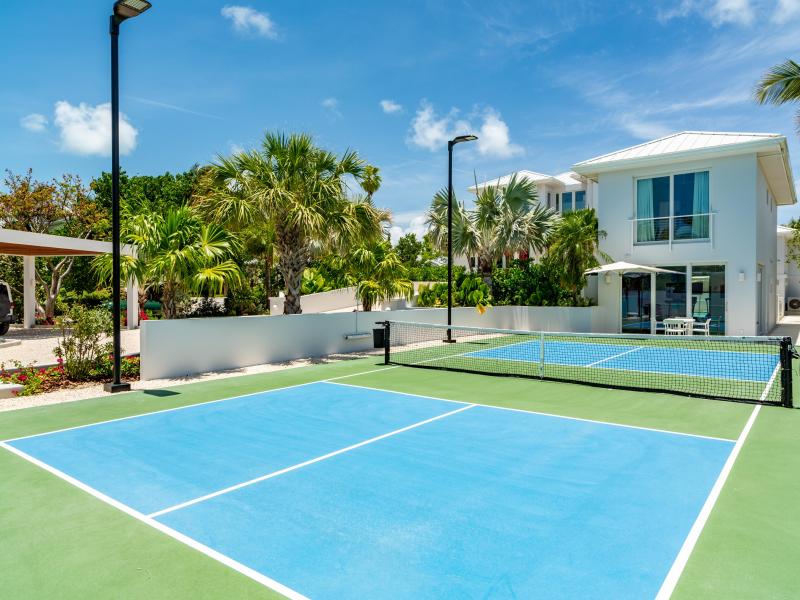 Milestone , Grace Bay , Providenciales 