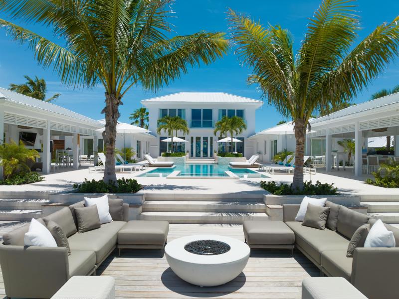 Milestone , Grace Bay , Providenciales 