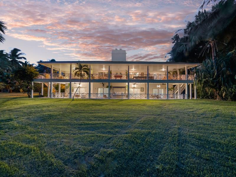 Three Bees , Harbour Island 