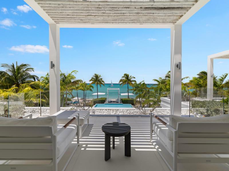Emerald Pavilion - Beachfront , Grace Bay , Providenciales 