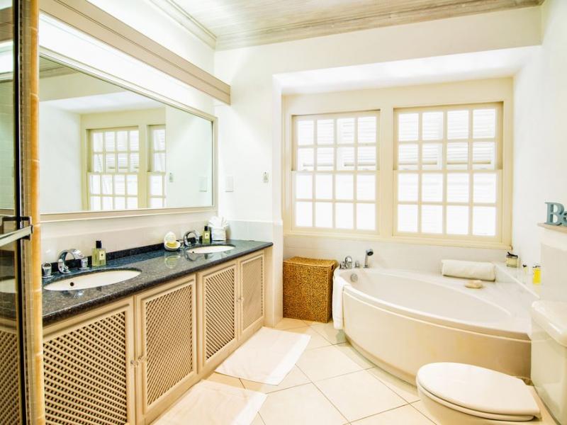 Mahogany Bay - Mahogany Pod , Beachfront villas Barbados , Paynes Bay , St James , West Coast Barbados 