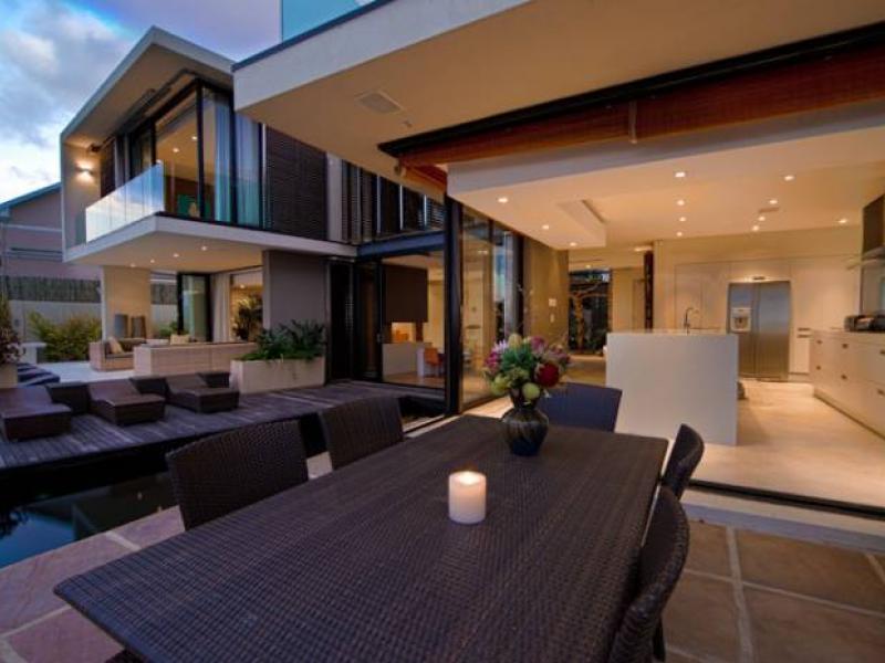 Magnetic , Cape Town 