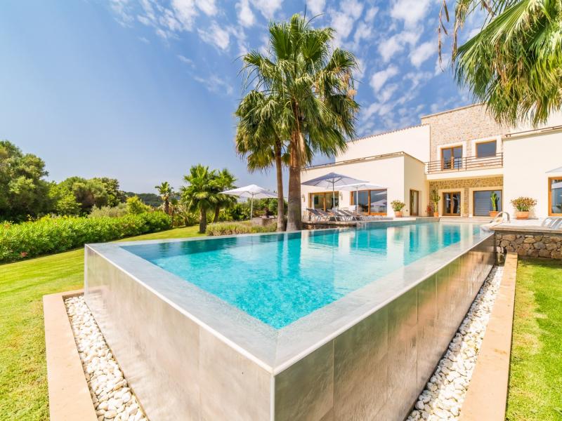 Son Sard , East , Son Severa 