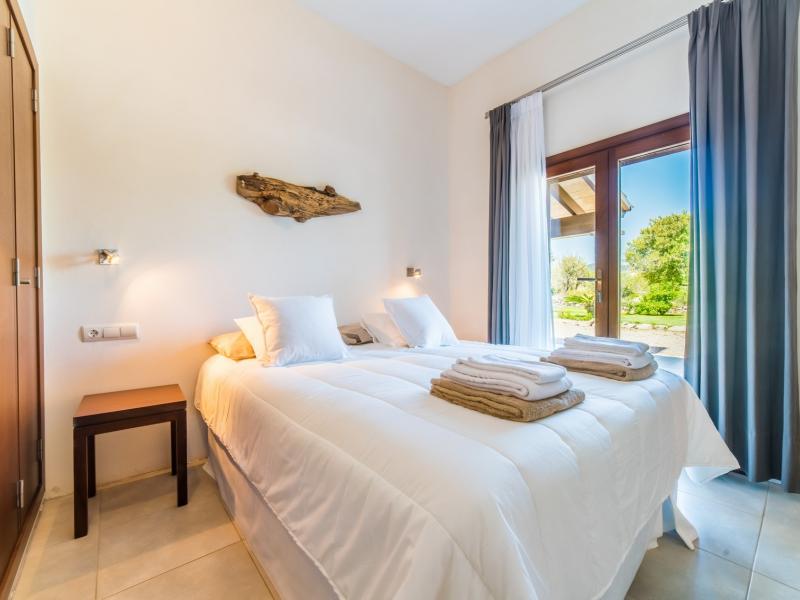 Son Sard , East , Son Severa 