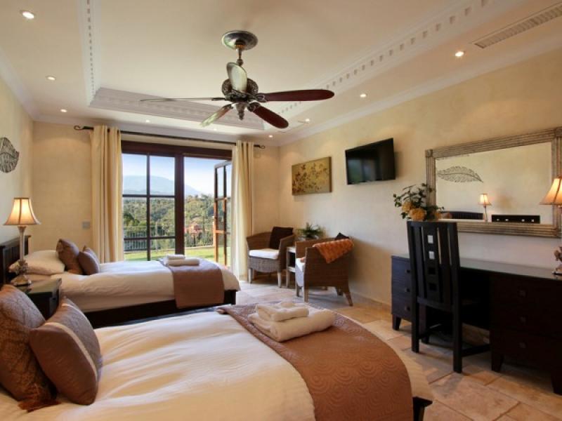 Gran Villa San Pietro , El Madronal 