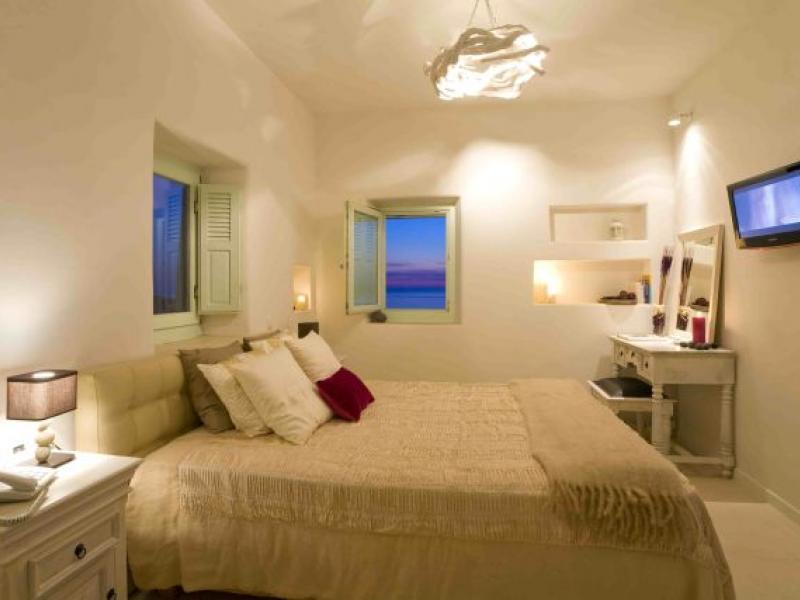 Whitesun , Santorini 