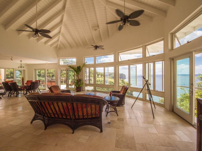 Trou Rolland , Marigot Bay 