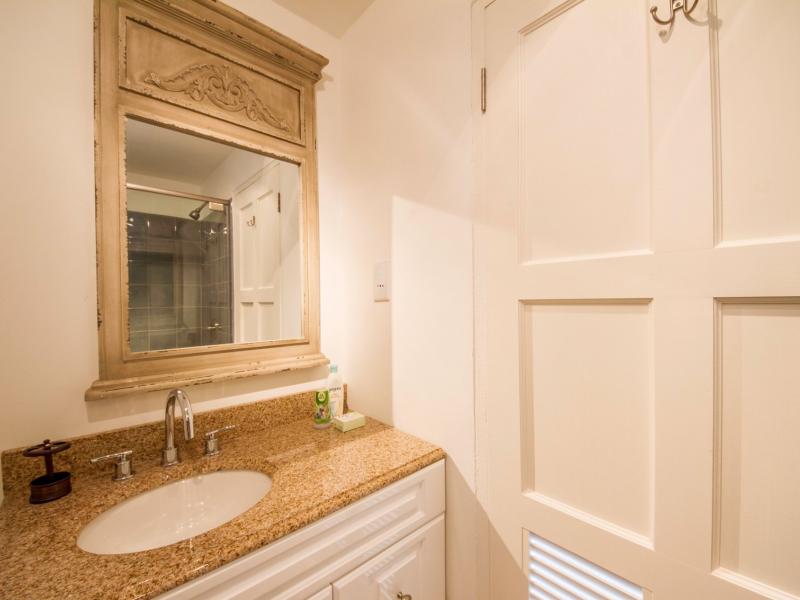 Trou Rolland , Marigot Bay 