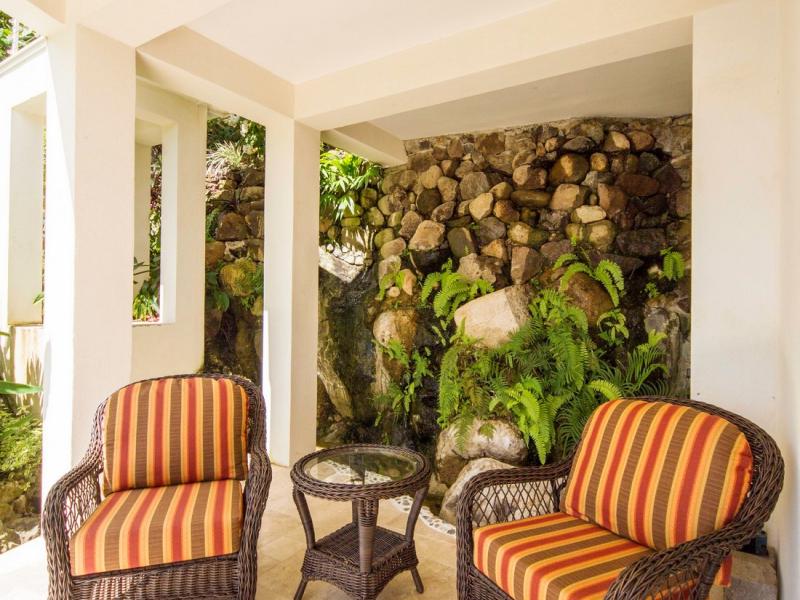 Trou Rolland , Marigot Bay 