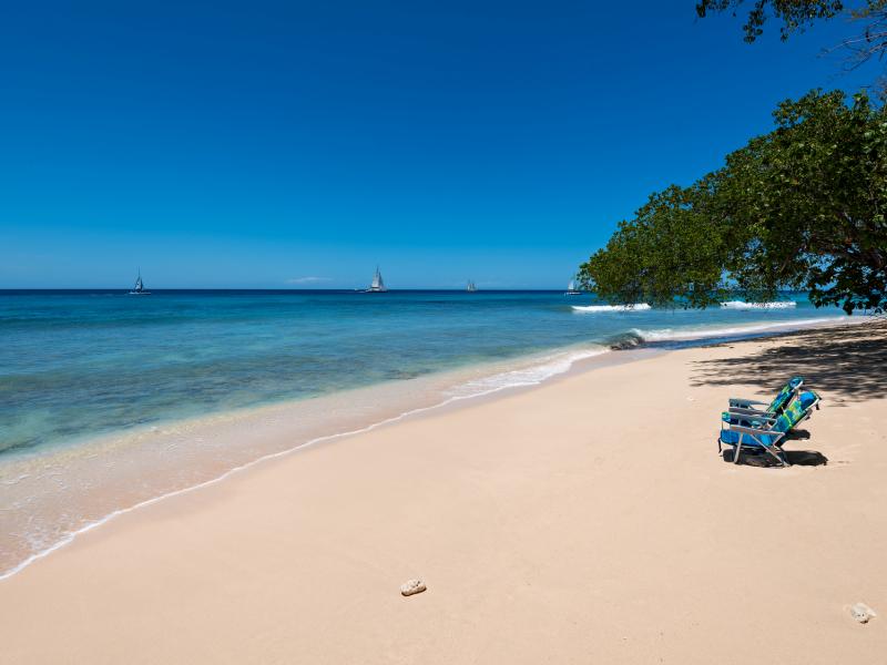 Mahogany Bay - Fathoms End , Beachfront villas Barbados , Paynes Bay , West Coast Barbados 
