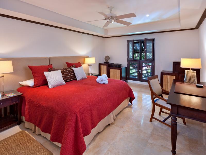 Coral Cove 15 - Penthouse , Beachfront villas Barbados , Coral Cove , Paynes Bay , St James , West Coast Barbados 