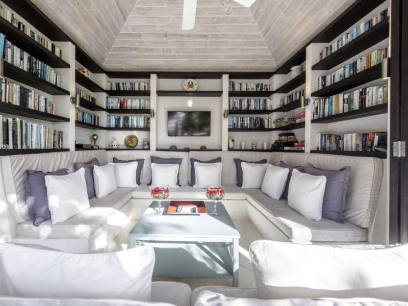 Macaroni Beach House , Macaroni Bay 