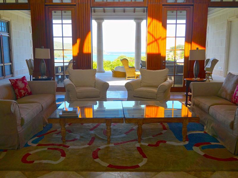 Turtle Creek Canouan , Charlstown 