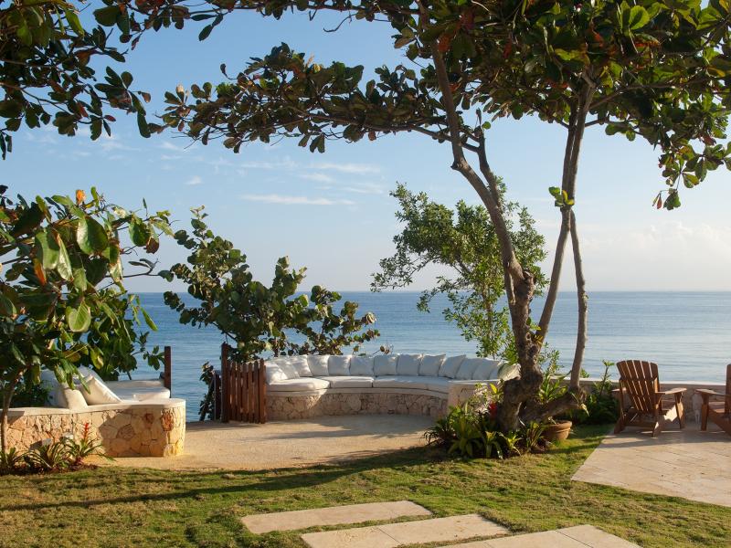 Hidden Bay by the Sea , Runaway Bay 