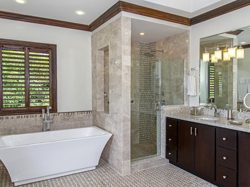 Makana on the Beach , Discovery Bay 