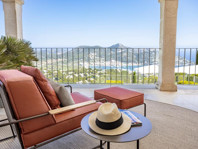 Finca Finesse , West 