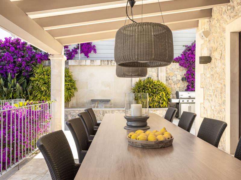 Finca Finesse , West 