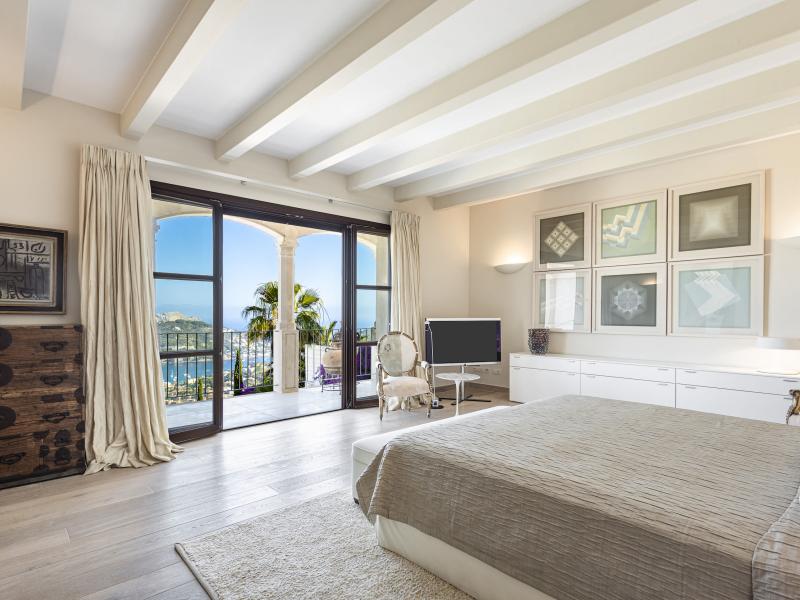 Finca Finesse , West 