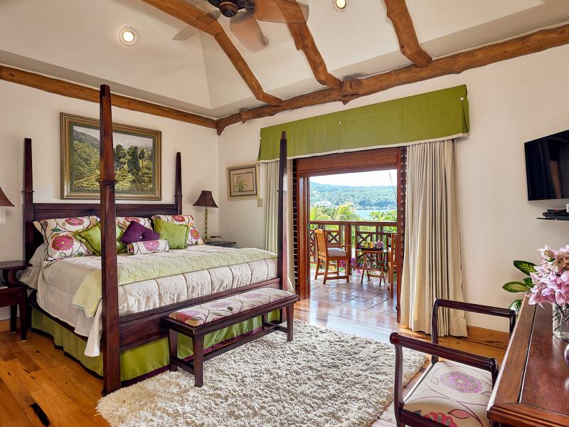 Whispering Waters , Discovery Bay 