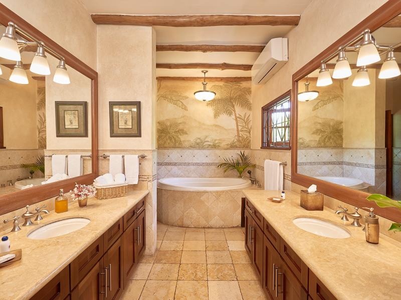 Whispering Waters , Discovery Bay 