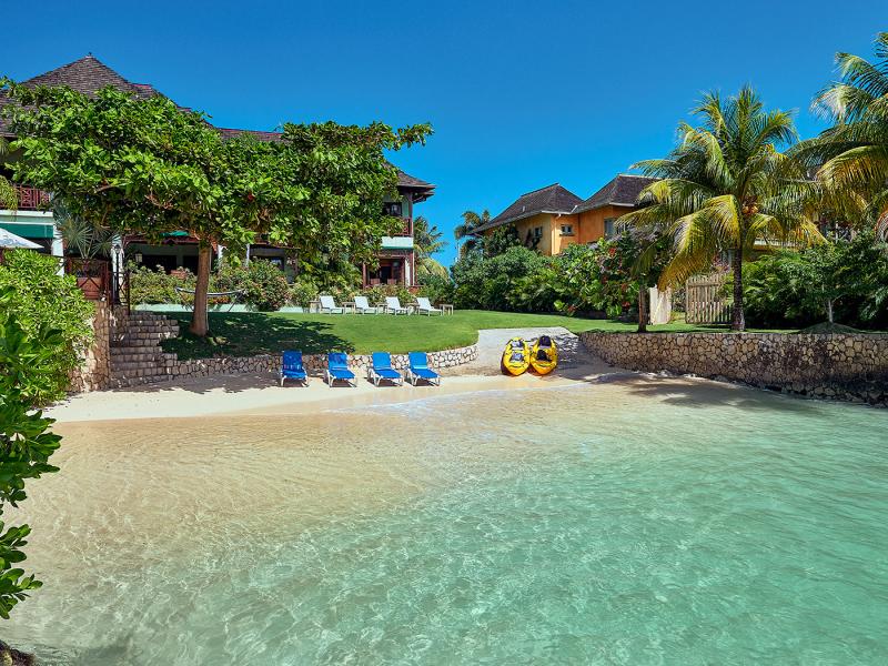 Whispering Waters , Discovery Bay 