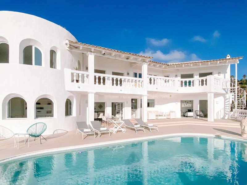 Villa Calypso , East 