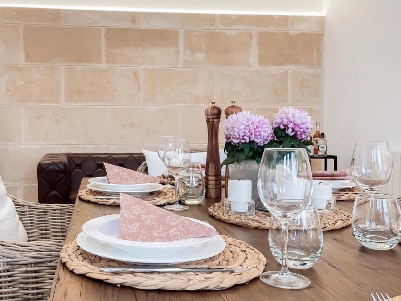 Casa Belisima , East 