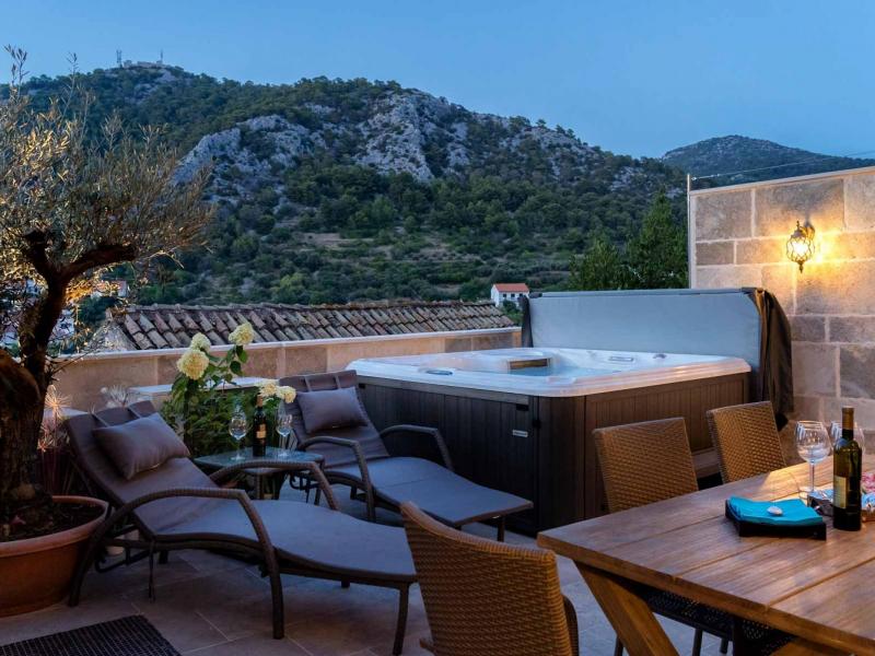 Villa Aurelia , Islands 