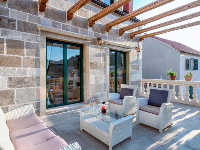 Villa Aurelia , Islands 