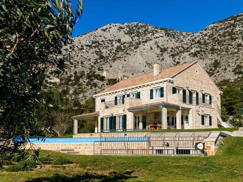 Villa Beachfront Oasis , Islands 