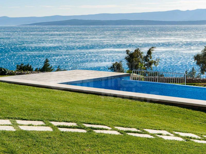 Villa Beachfront Oasis , Islands 