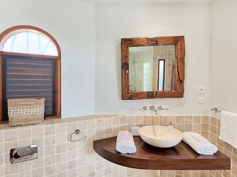 Happy Bay , Happy Bay 