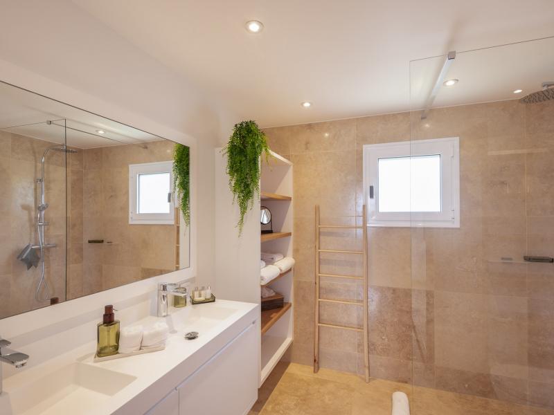 Villa Anja, L'Orient , L'orient 