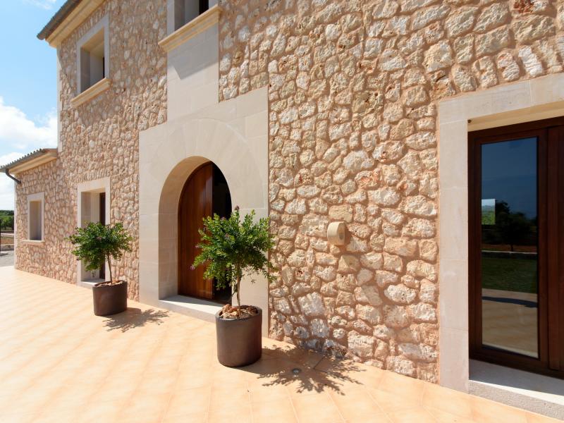 Villa Antonio , East 