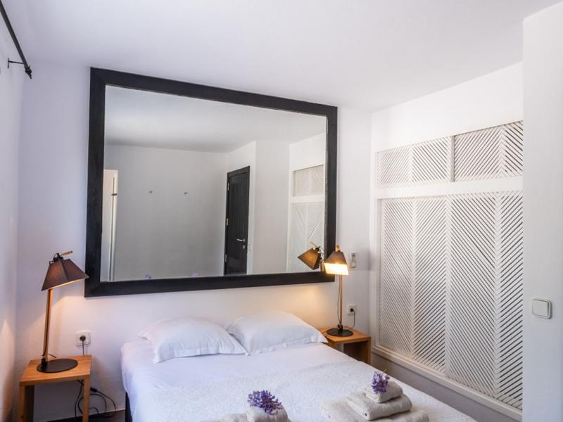 Villa Zola , Roca Llisa 