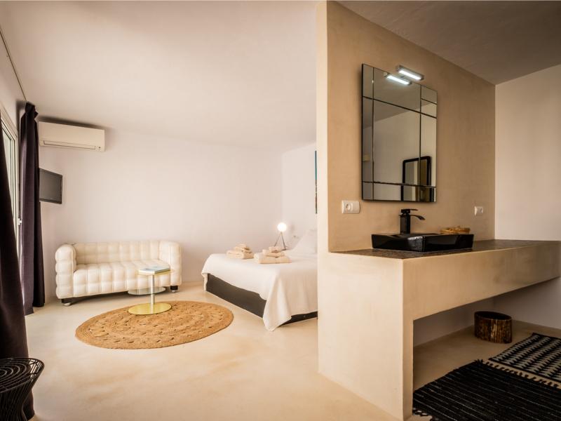 Villa Zola , Roca Llisa 